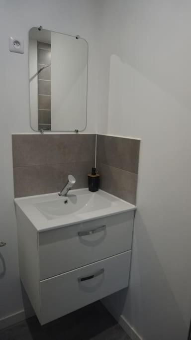 Cosy T2 Wifi Parking Proche Gare Centre Ville Σεν-Κεντέν Εξωτερικό φωτογραφία